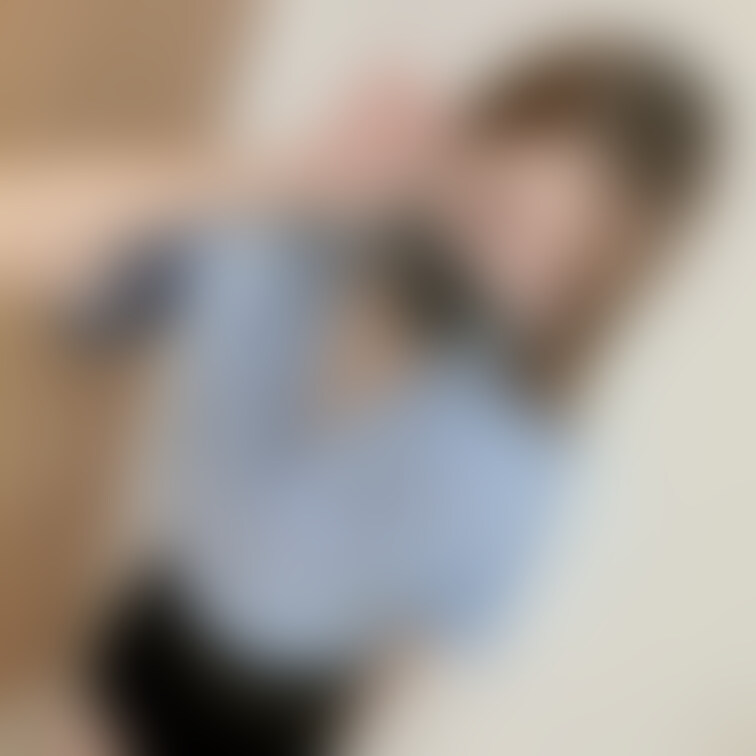 おはよ♡
なんでハロウィン終わったのにコスしてるんだ？
って思ってるでしょ？🤪
動画出すからだよ❤️
2枚目の写
