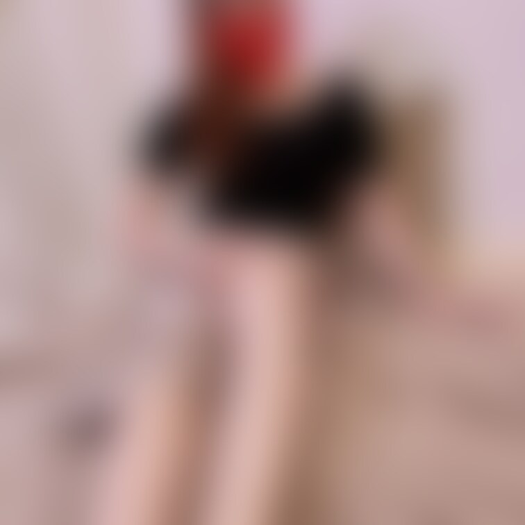 足でされるの好きなの?
じゃあおっきくしてあげるからパンツ脱いで💕