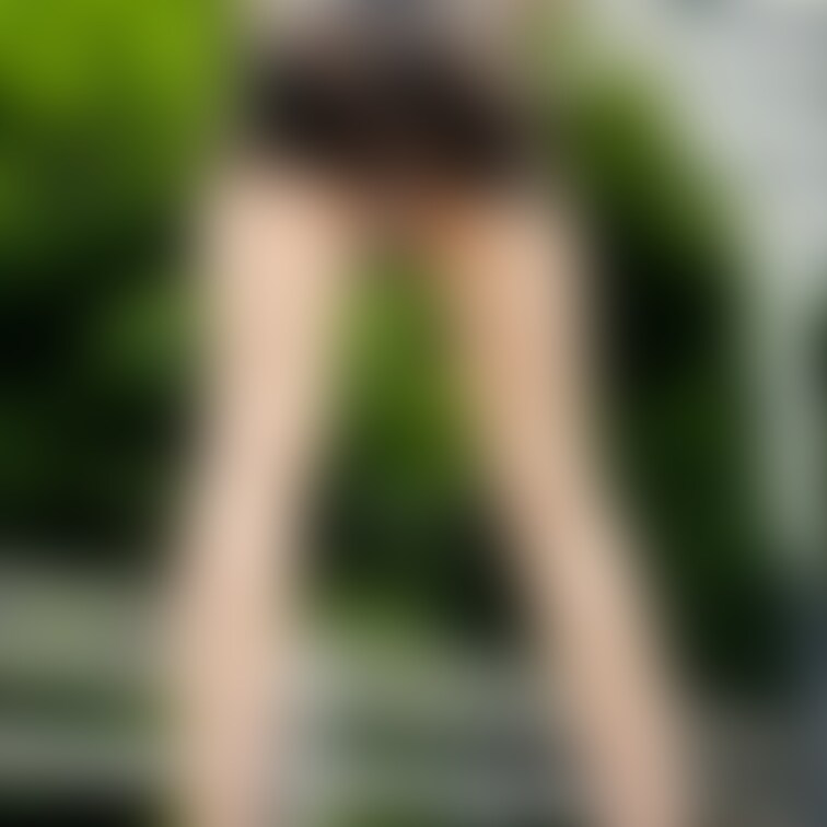 迷彩タイトミニワンピースとハイヒールです！
珍しく柄物を着てもらいましたが似合っていてとても良かったです！
動画はY
