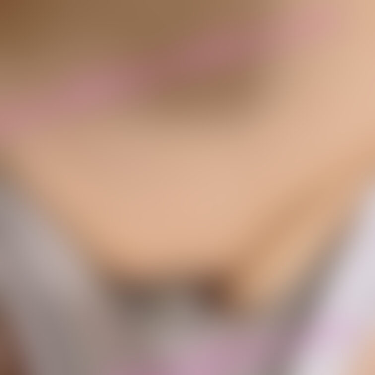 先に寝てしまった彼女のパイパンを特別公開致します♡

経験人数が僕1人なので一本スジで
とっても可愛いです♡