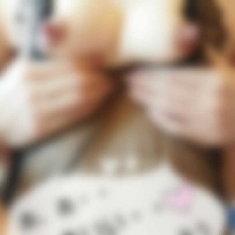 スマホで撮影した動画です^^
後ろからねっとりおっぱいマッサージ&乳首責め...途中から我慢できなくなって自分でチクニ