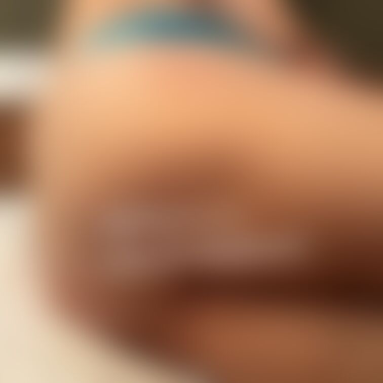 巨乳見て、今日も頑張ろう!!
Get energy from my big boobs!