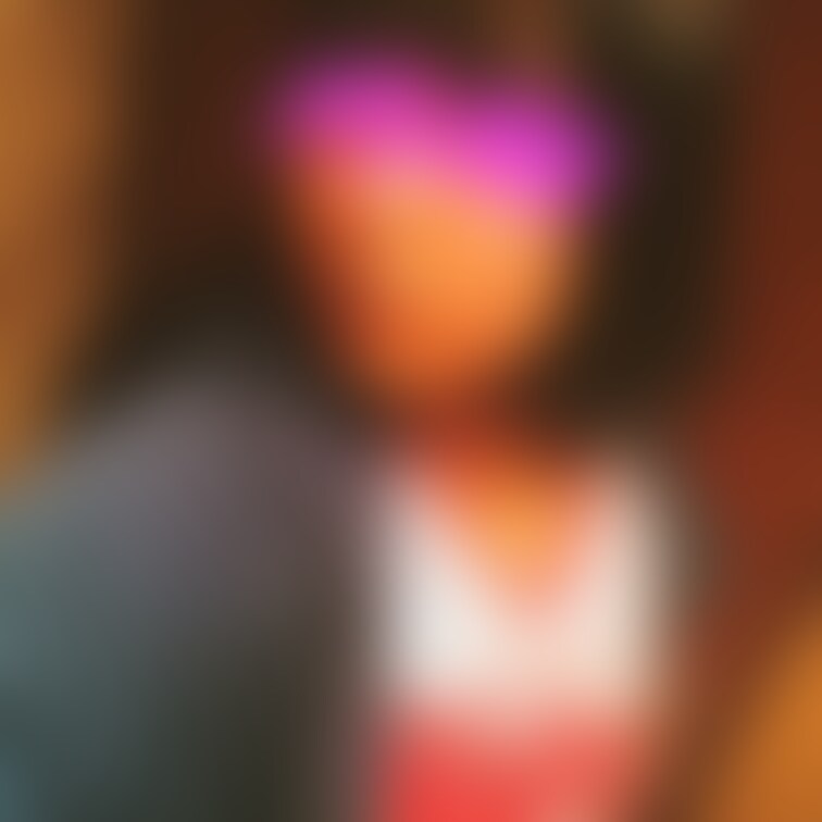 昔撮ったチアコス📸
おへそが見えるのがかわいい💖
当時は恥ずかしくてパーカー羽織っちゃってるけど。。。