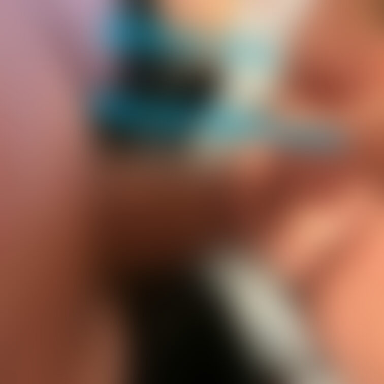 太いチンポ好き。
舐めるの好き。