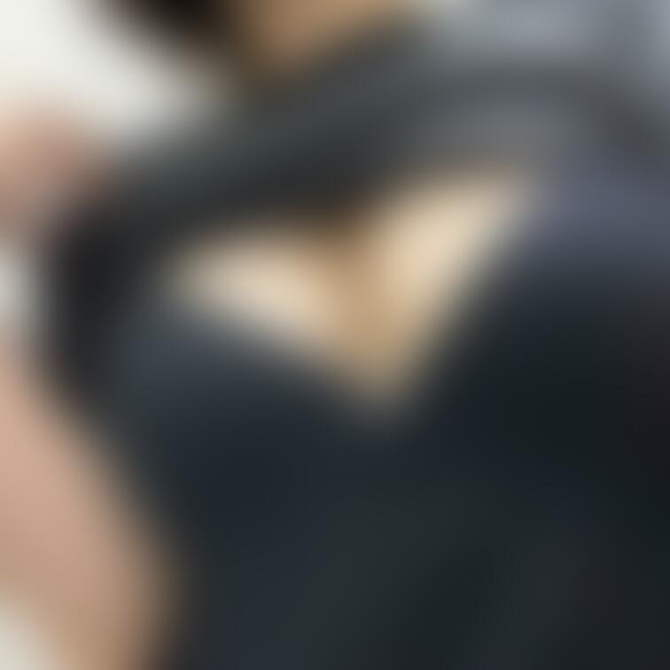 ジムの更衣室で自撮りする裏垢熟女
素人
人妻
熟女
おっぱい
巨乳
裏垢
自撮り