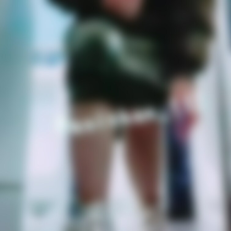 カラオケ屋で男子のところに忍び込みました😣
ドキドキして短いけど見てね🥺💙