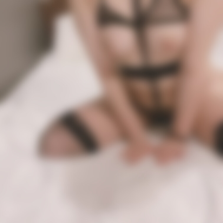 【限定動画】顔出し、めちゃくちゃエロいバニーといちゃラブえっち

バニーガールも可愛いなと思ったけど、この服の方が際