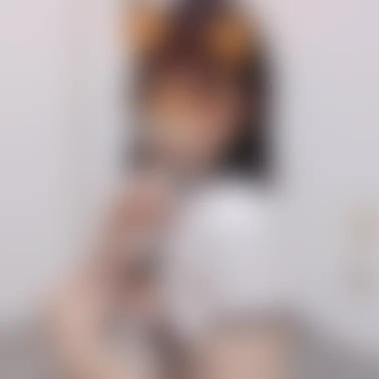 隙間おっぱい＆おっぱい持ち上げ＆お尻と隙間おっぱい🌟

ミニチャイナの胸ボタンには夢が詰まってる🦊