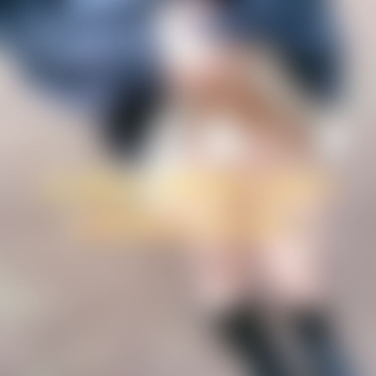 🤗Smileぷらん🤗

今日はノーパンノーブラでテクテクお散歩♡ミニスカ＆ロングブーツでお出かけしたかったの🥹途中の