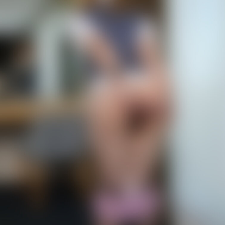 【Premium model】#001_RIKAKO
「お尻まる出しくぱぁでおしっこ」(4/20ページ)
引き続