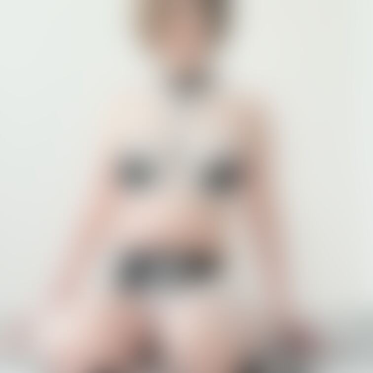 メイド服っぽくて可愛いランジェリー😍😍😍
これ着て耳元で
『オチ◯ポ🍌くれなきゃイタズラしちゃうぞ🩷』
って囁いた