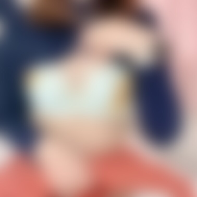 おにゅーの下着お披露目💖
プレゼントでいただいたヒミコの下着です🌟
ふんわり優しい色味と綺麗な刺繍がすごく素敵でお気