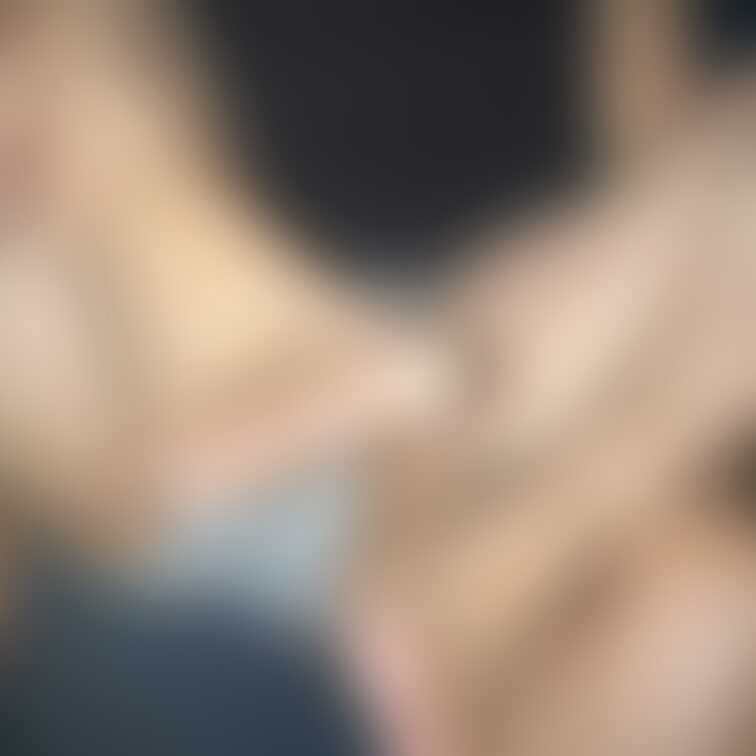 パンツ丸見え!セックス前の足指鑑賞。