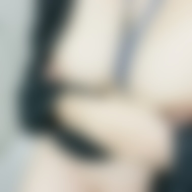 オフィスで内緒の1枚。。🤫
職場にこんな妊婦さんいたら…ドキドキする？