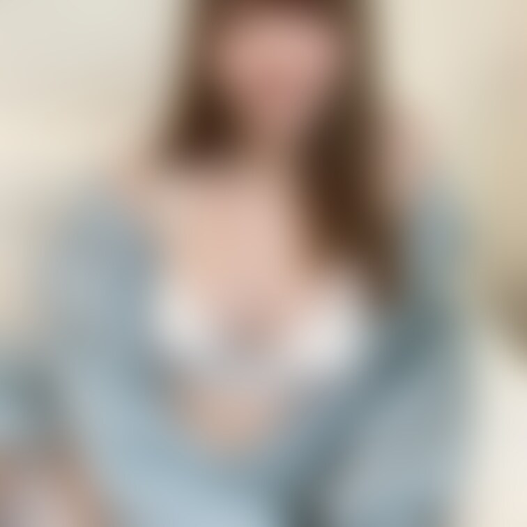 服着てるのと着ていないの、どっちがいい...？