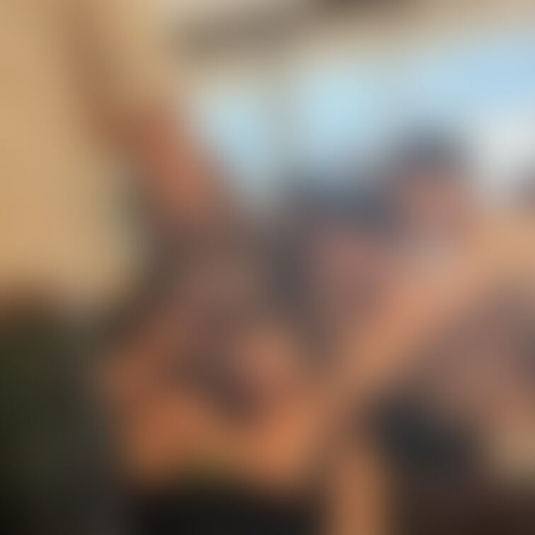 【激レア画像】
AV撮影中の㊙プレイ中のスペシャル画❗
男優さんに囲まれて生ちんぽ沢山いただきおまんこグショグショな