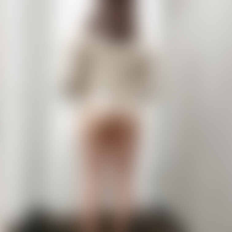 【Eカップ OL あかりちゃん たくし上げおしり丸出しショット】
かたちの良いおしり。
たたいてしゃぶりつきたくなり