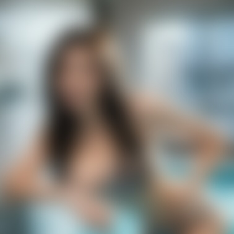 水着美女で元気になってね🤭❣️

最後は特別にサービスショット、、、
大きいおっぱいを見てね❤︎