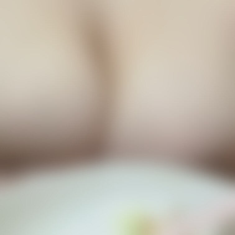 仕事から帰ってきたらパンツだけでご飯食べるのだ😚