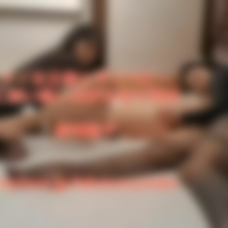 メイ女王様とダブルミストレス。マゾベビーに添い寝しながら甘々苛め。私たち優しくいじめることもできるのよ✨