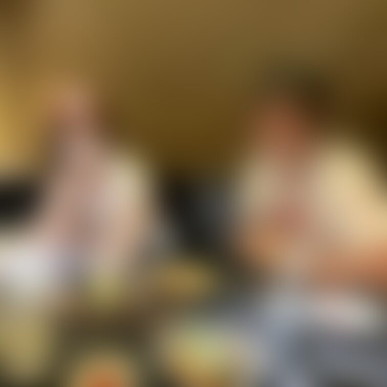 初めての年下単さんとの飲み会です。
24歳と私達より約20歳若い子で、妻はおばさんなんかに興味が無いでしょと言ってかな