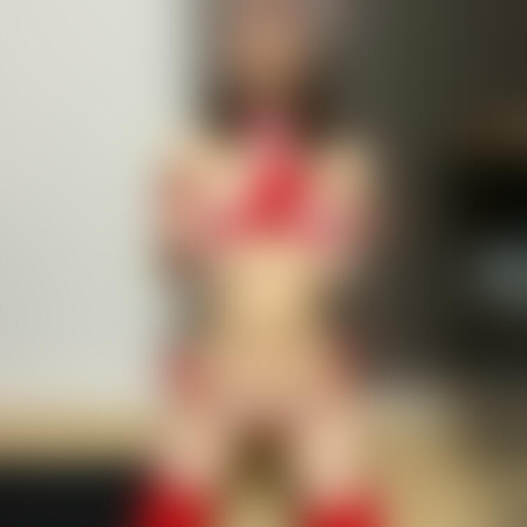 Xの続きです🧡2月なのにサンタさんコスプレ😍このコスプレ下乳しゅごいでしょ？🧡🧡  

💋私と直接連絡先を交換して肉