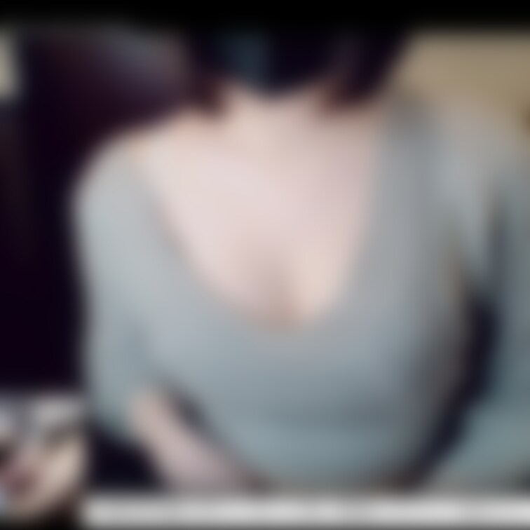 まさか見られていないと思って、配信中にオナニーを始めてしまいました。。