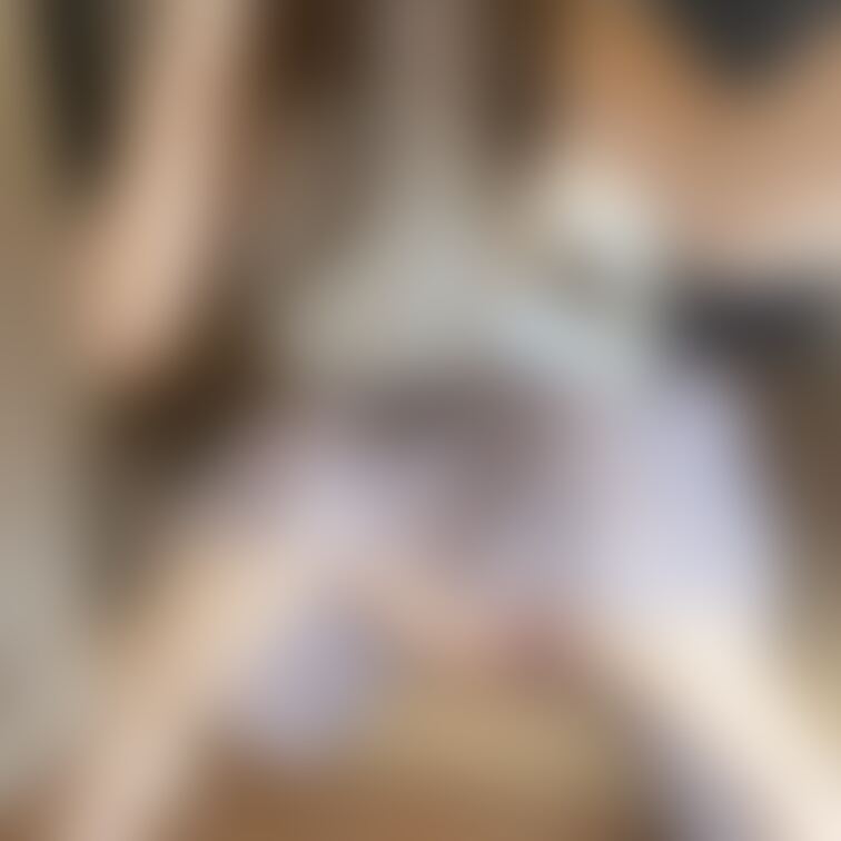 玄関先でパンチラ💗