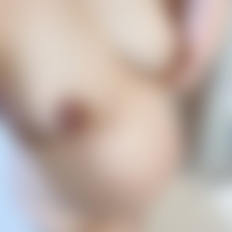 32w2d妊婦🤰🏻‍💕
お腹で大事なところが隠れるのでモザイクいらず🫢笑