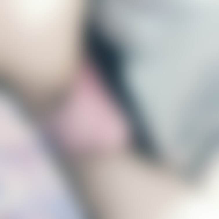 妄想ばかりしてたらこうなりました
スカートの裏地まで濡らしちゃ…