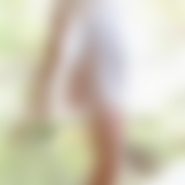 窓辺で佇んでみました