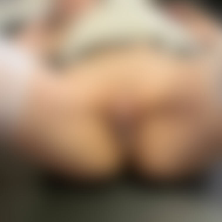 Xの続きです❤️おじさんに2発連続で中出しされちゃいました😖おまんこからどんどん溢れてくる垂れ流し精子見てください😖❤️
