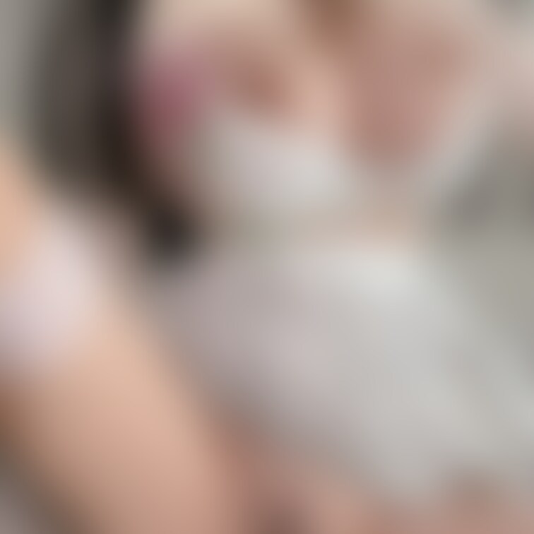 色々見せてくれる女の子🔞
私服の下はこうなってます♡♡