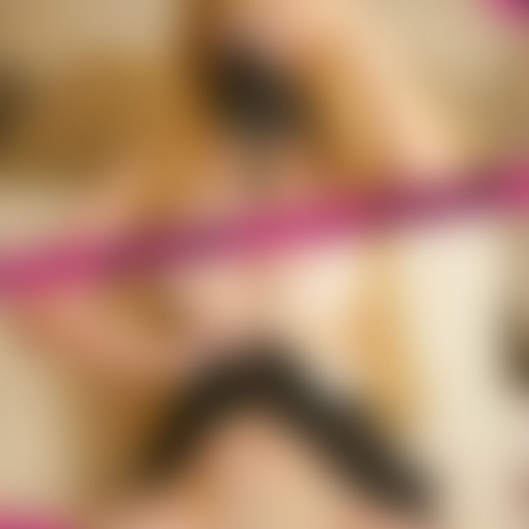 金髪メイドの下着♡無料ver.