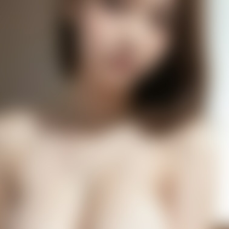 お気に入りの下着で過ごしてる私を想像したら…どうする？😳💋
あなたには見せてあげてもいいかもね…内緒だよ💭✨