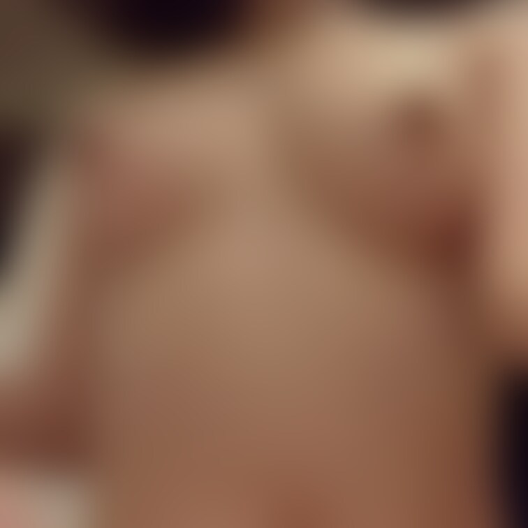 寒くて敏感になると、、
こんなに乳首立っちゃいます💦
