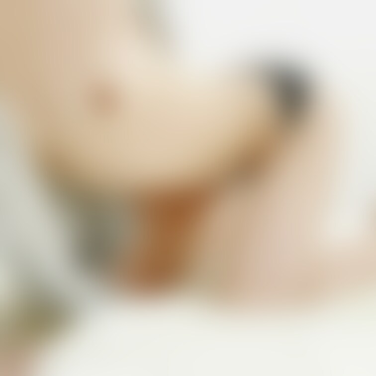 四つん這いの前から見た○○○です//
お尻突き出てますっ笑
