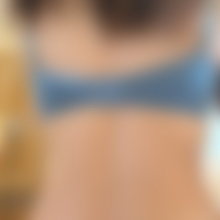 綺麗な瞳のギャル系OLの枕営業(春の有給ラブホ性交デート)下着姿 2

ギャル　OL　ショーツ　クロッチ　パンティー