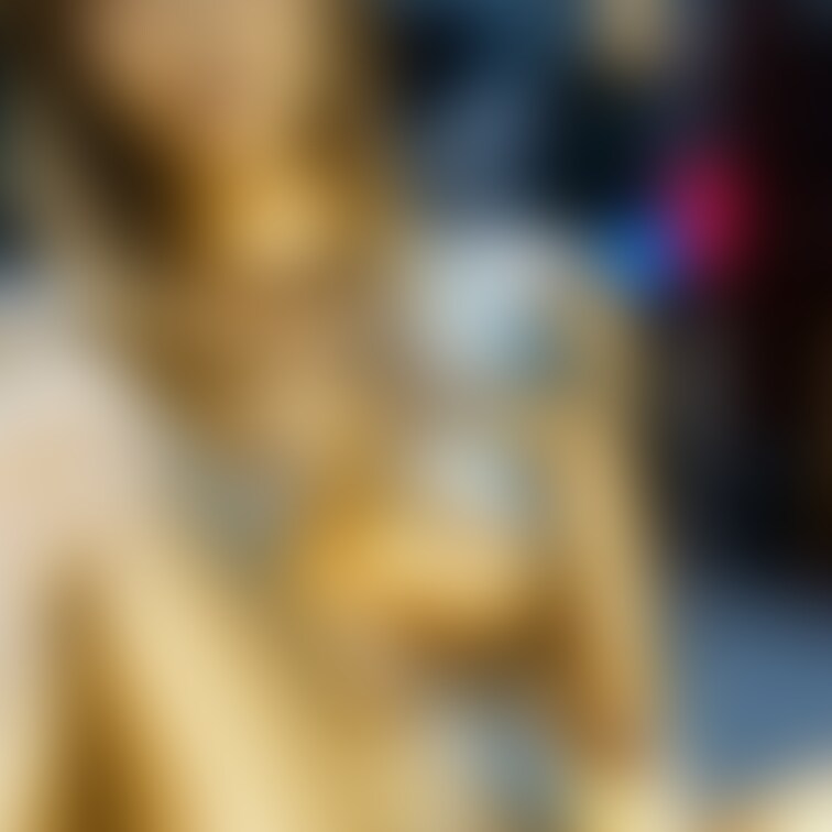 路上露出する金粉美女 / Golden bodypainted girl naked in public (part5)