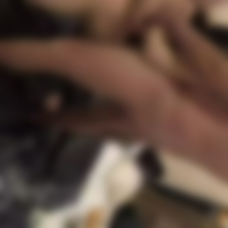 自分を感じさせてくれる棒達にご奉仕する嫁😁

案外評判が良い嫁のフェラ👅

気持ちいいですよー♪