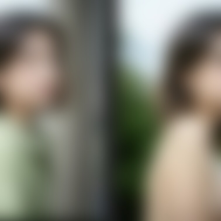 着衣と脱衣を並べた画像です。画像№947
