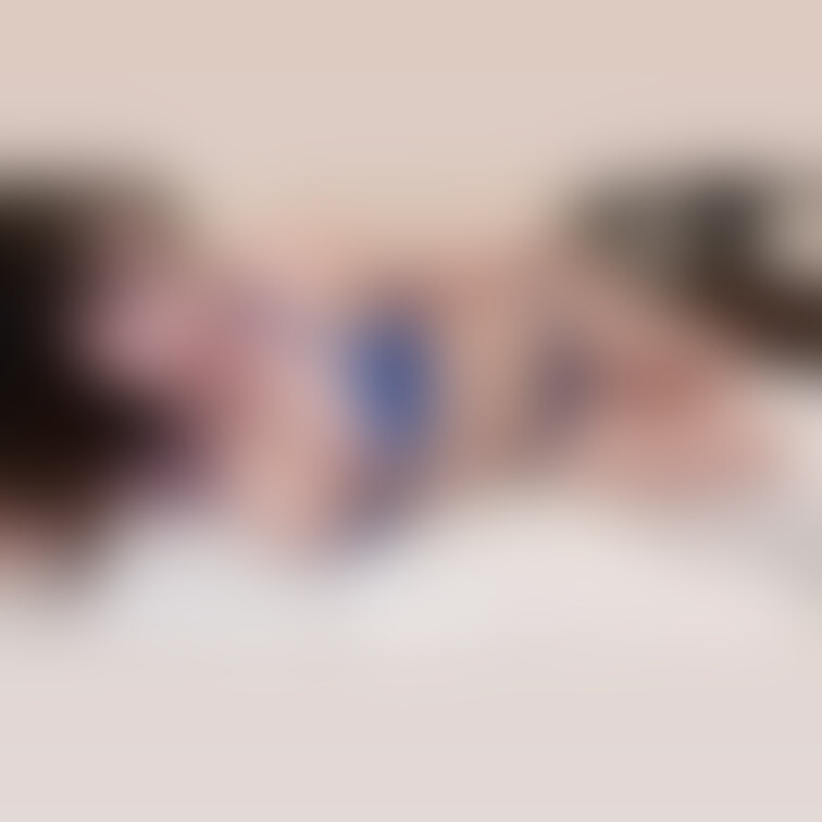 今月は後コスプレで1人でしちゃうところと舐めてるところ載せちゃう予定♡声とかお尻とか好評で嬉しいなあ♡ティックトックライ
