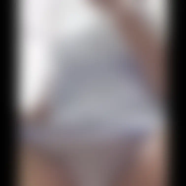 美人女医さんのパンチラ 