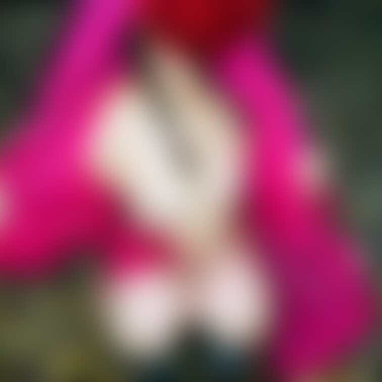 雨降りレインコート赤裸たたずむ🌹
誰かみつけて