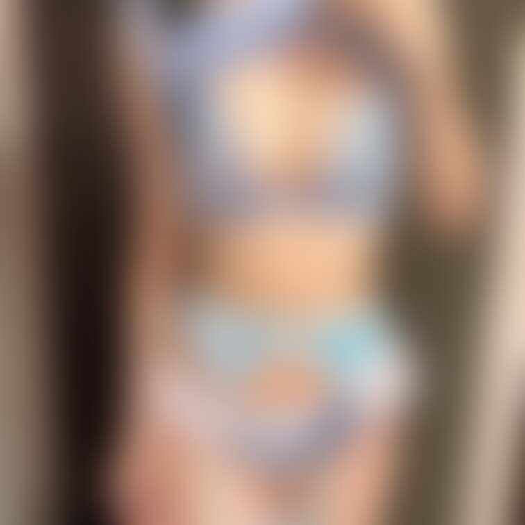 久しぶりにガーター履いてみたよ💙