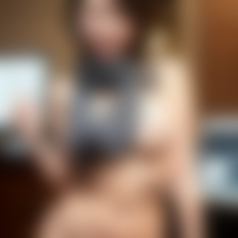 エロいOL美女たちの変態ファッション‼️

パンティー姿にマフラーでファッションの先取りか、でもいい感じ💖

