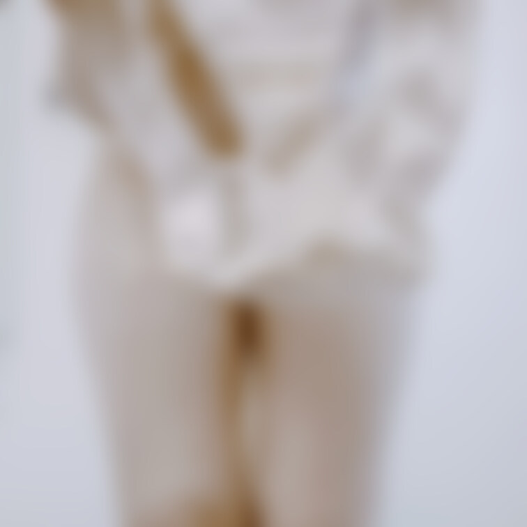 お風呂場で着衣おもらし2 ベージュパンツ😳
【おもらしシミ】

よりえちな撮影を求めて準備してる間に漏らし始めちゃ