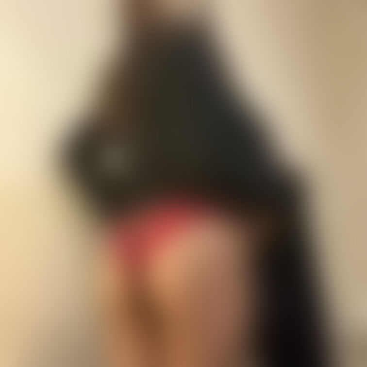 つぎは後ろ♥️おしりのデザインがセクシーです✌️主人と一日一緒の時はセクシーな下着でも怪しまれないはずなので、チョイスし