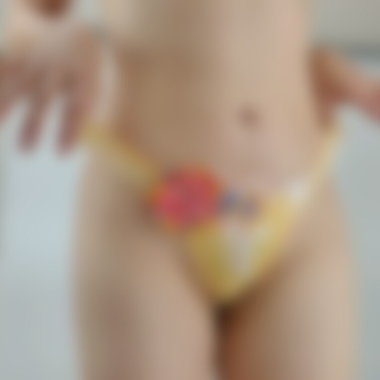 スタジオで自撮り撮影🎥
お着替えの様子を撮ってますよ！

私服を脱いで
下着を脱いで
パンツを履き替えて
準