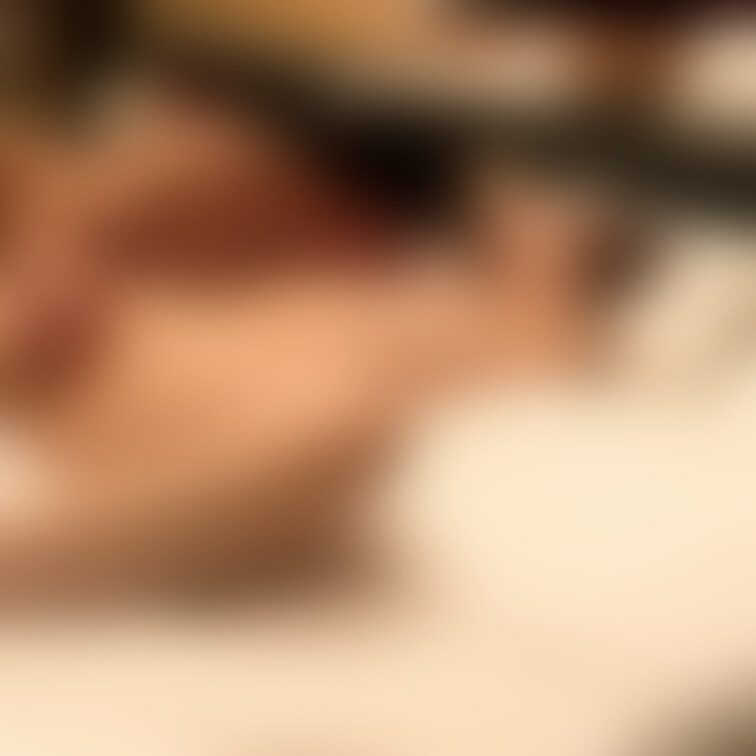 素人彼女をラブホでイチャイチャ手マン＆クンニで責めまくり💕
おまんこビチョビチョにして感じまくり💕
